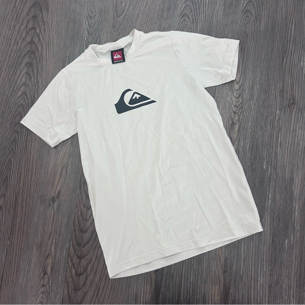 Quiksilver kids rashguard size 8